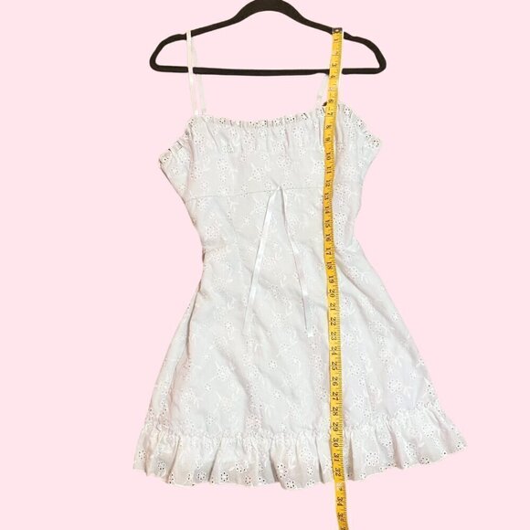 Dreamy & Feminine: Shein White Eyelet Lace Mini Dress - Size M 🤍 - Picture 3 of 8